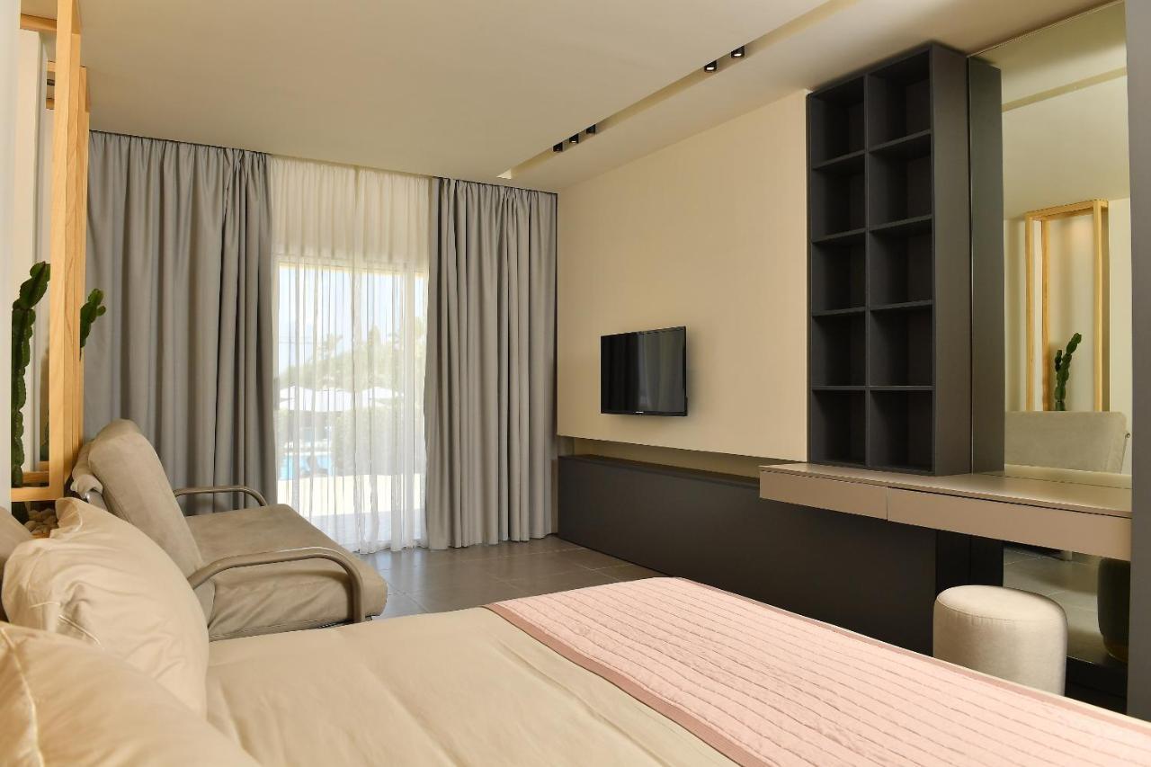 Ocean Blue Hotel & Resort -Jbeil Byblos Exterior photo